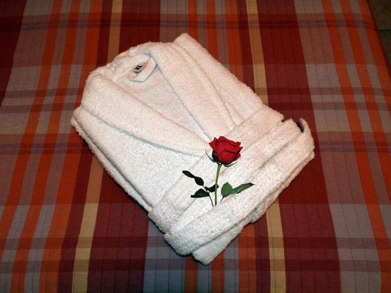 Μπουρνούζι με τριαντάφυλλο